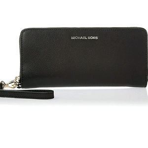 SOLD! Michael Kors Jet Set Travel Wallet